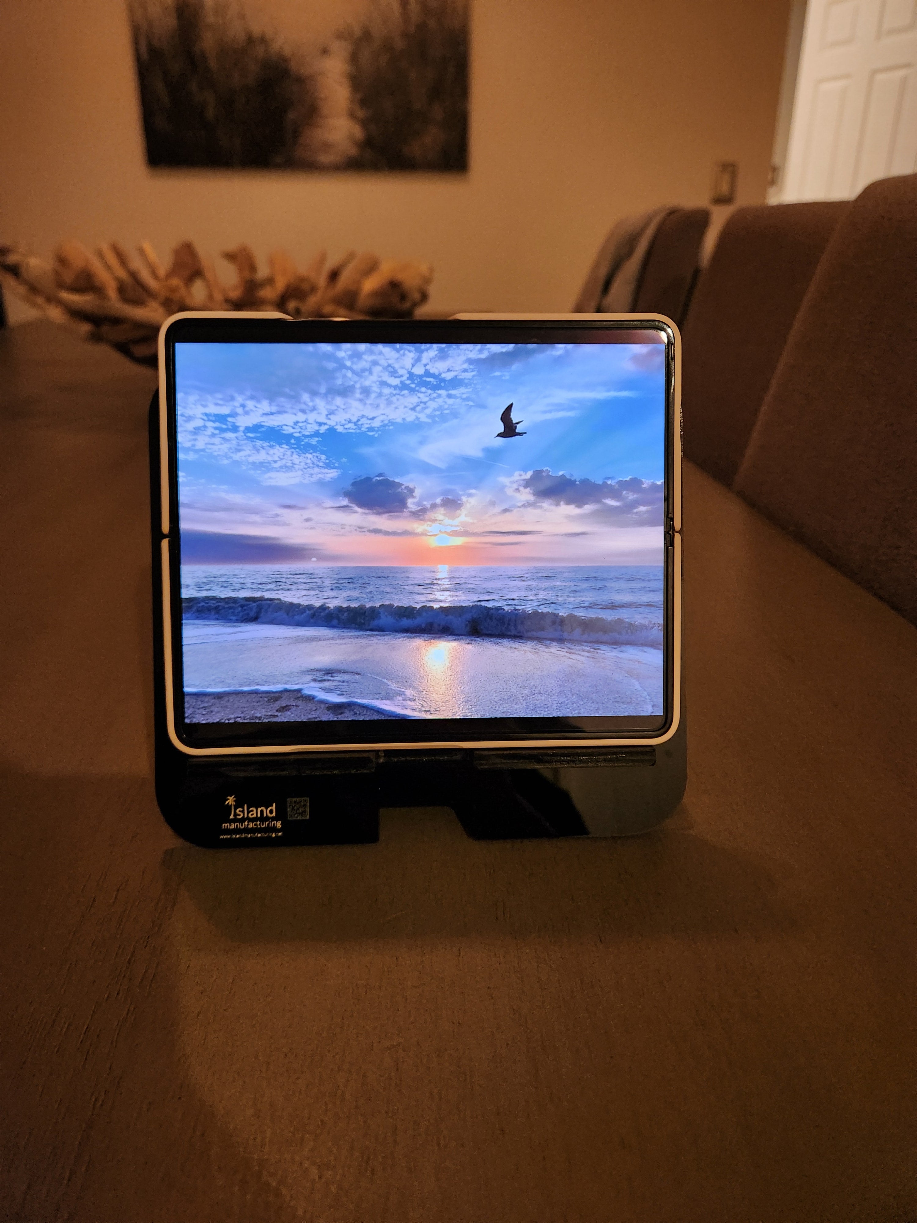Wide Phone Stand